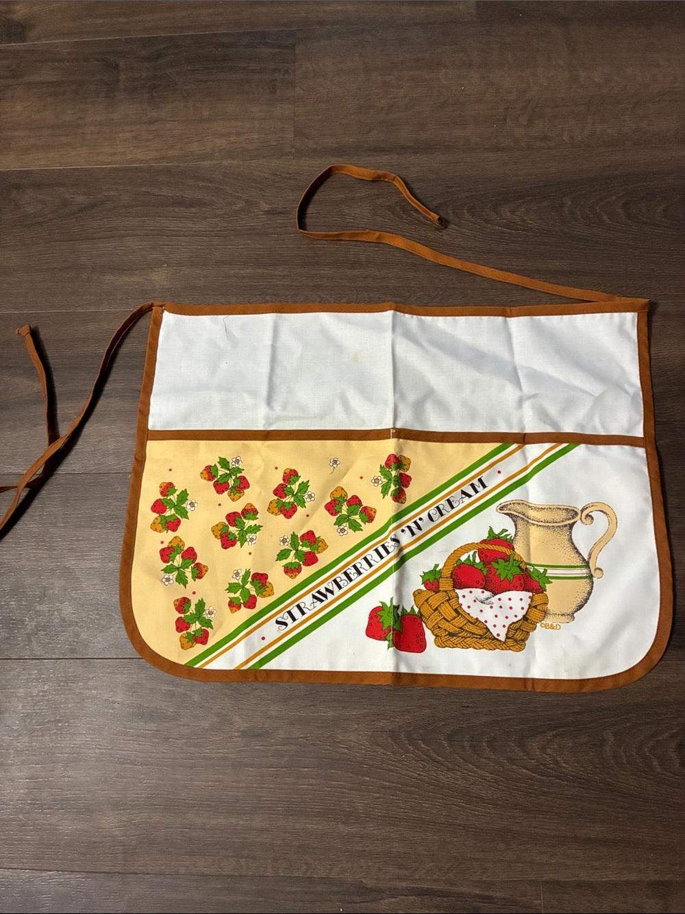 Vintage 70s Strawberry Apron Gourmet Classics Strawberries N Cream